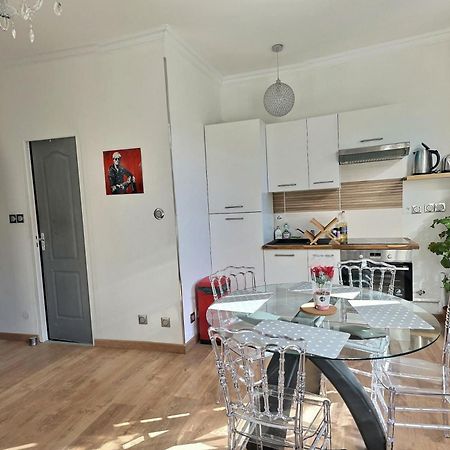 Appartement De Charme Avec Balcon Au Pied Des Commerces Beziers Exterior photo